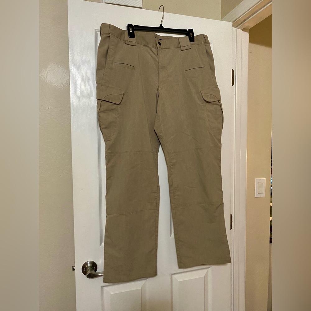 5.11 Tactical Men's Stryke Khaki Pants sz 40x34 slightly flawed